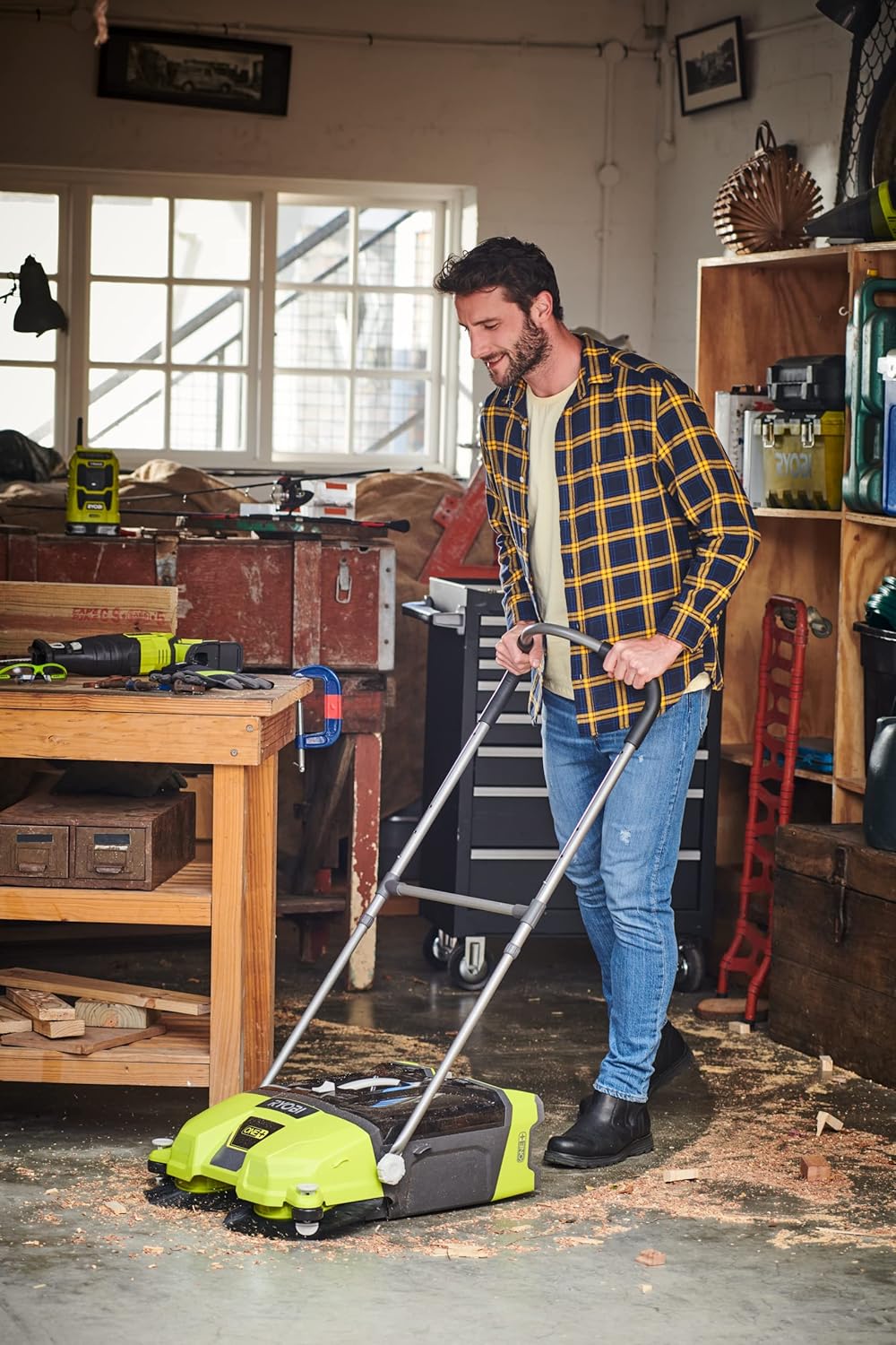 18V Cordless Debris Sweeper Z339297