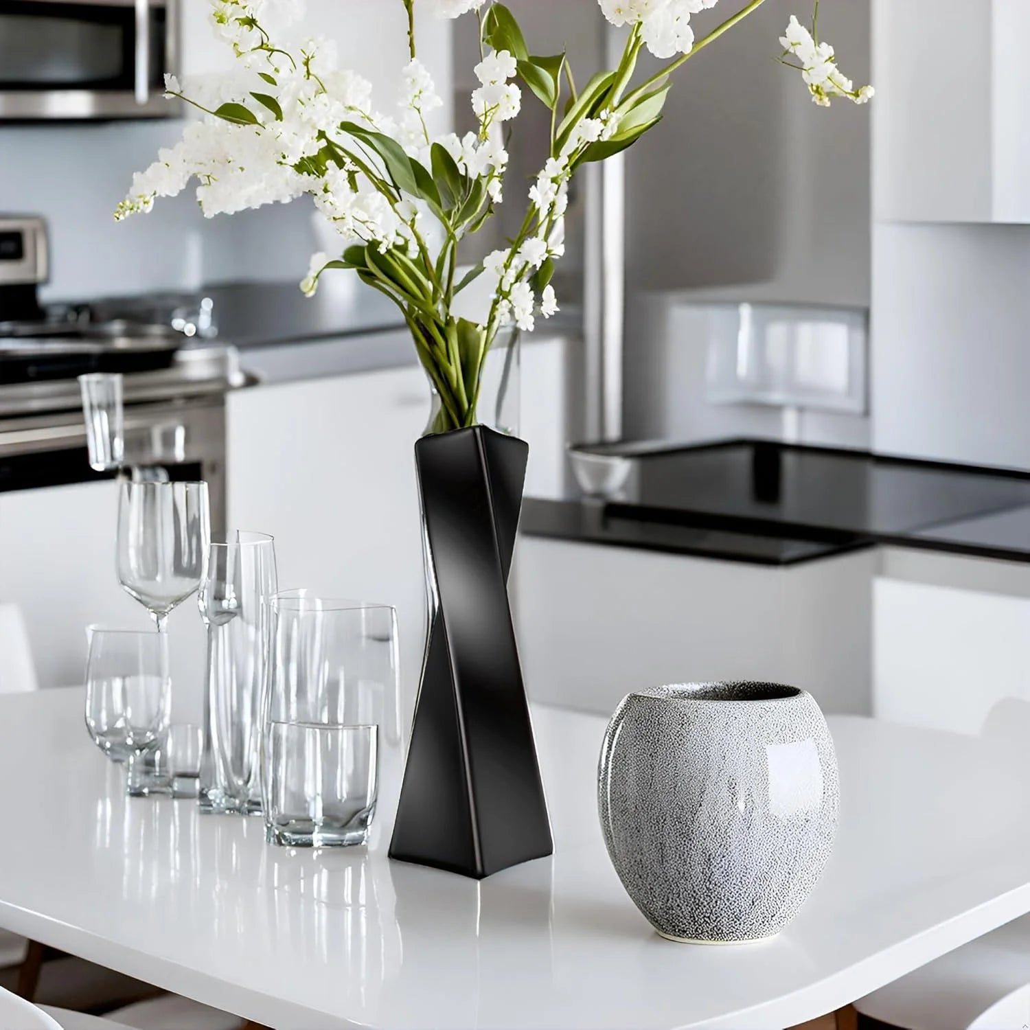 Black Ceramic Vase O972058