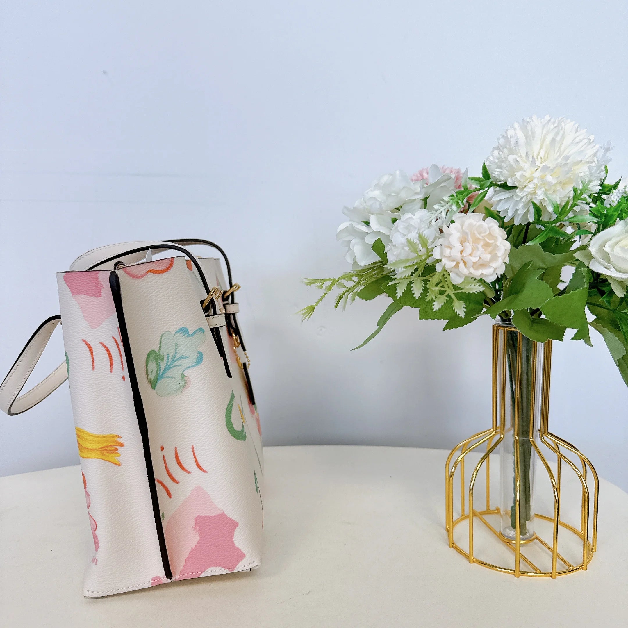 Chalk Multi Floral Print Tote I114468