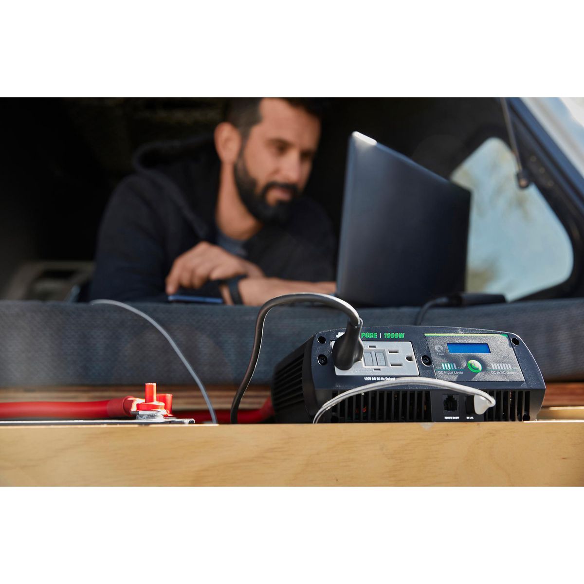 2000 Watt Pure Sine Wave Power Inverter H998424