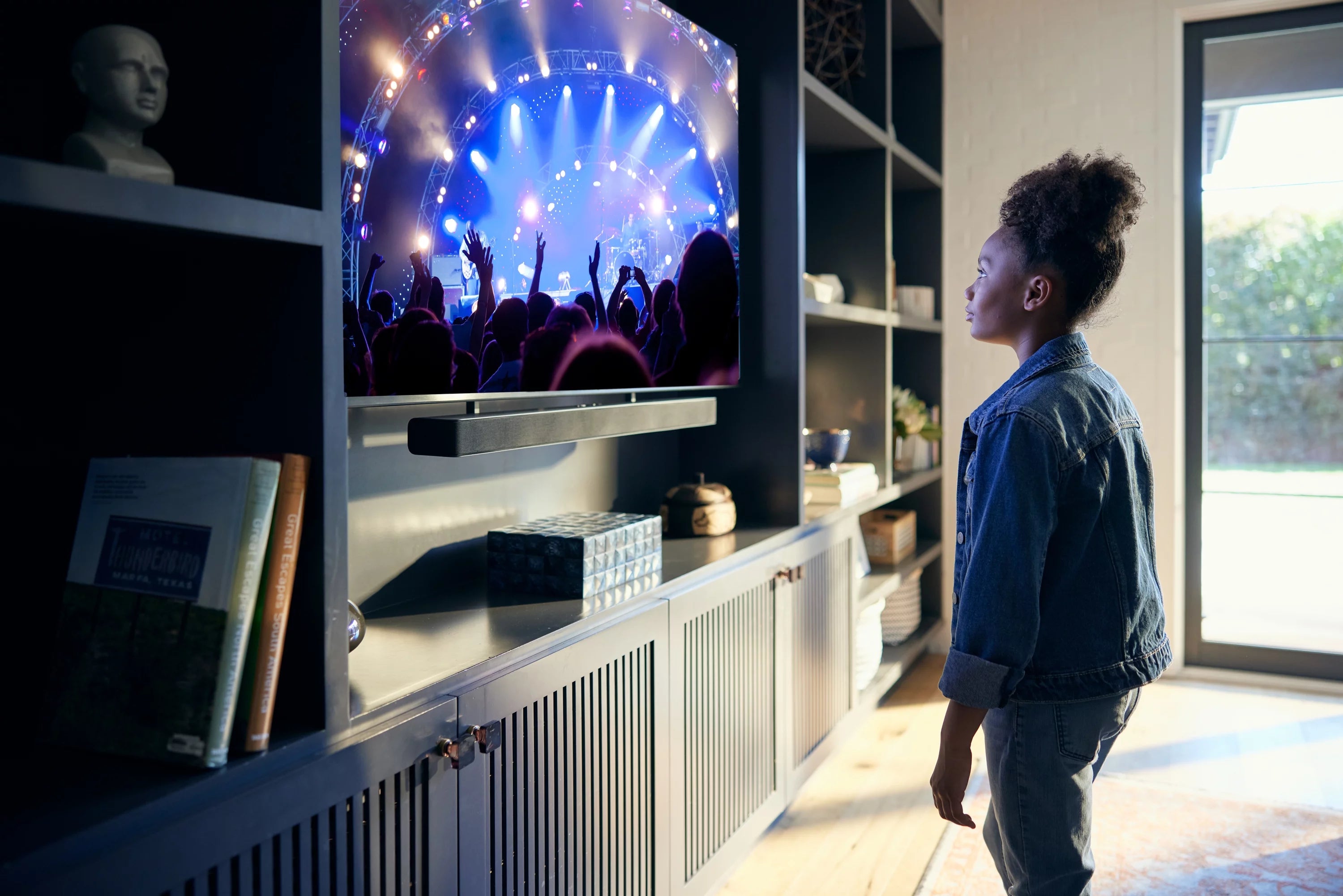 2.1 Sound Bar with Wireless Subwoofer L942400