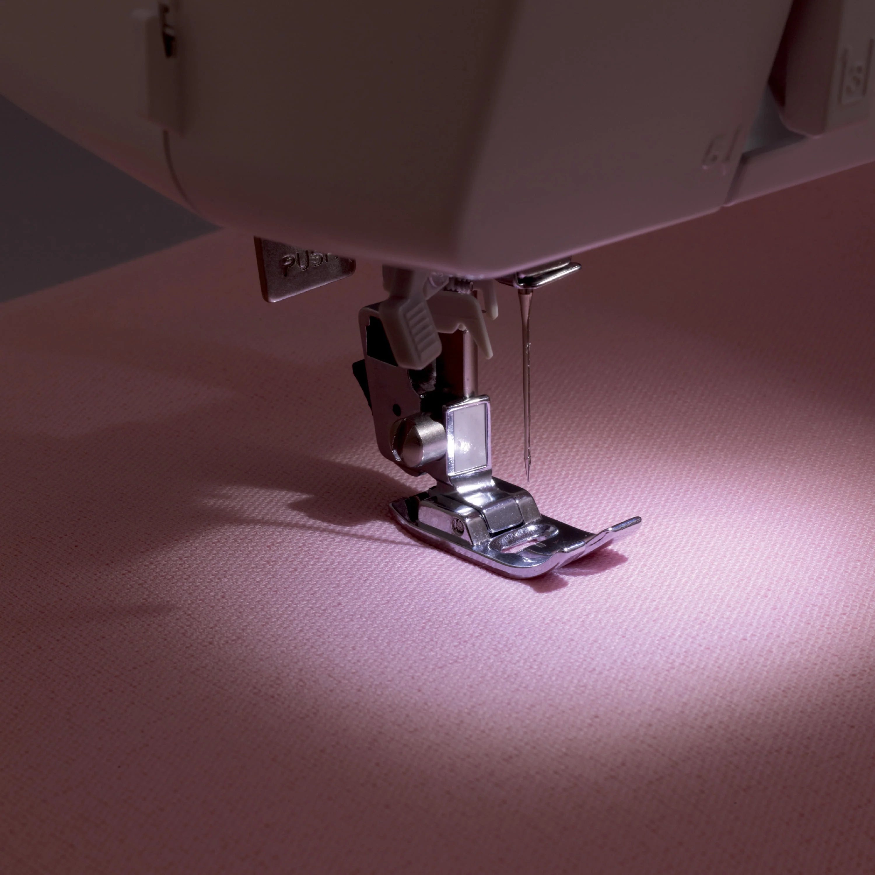 Portable Mechanical Sewing Machine with 27 Stitches Q421947