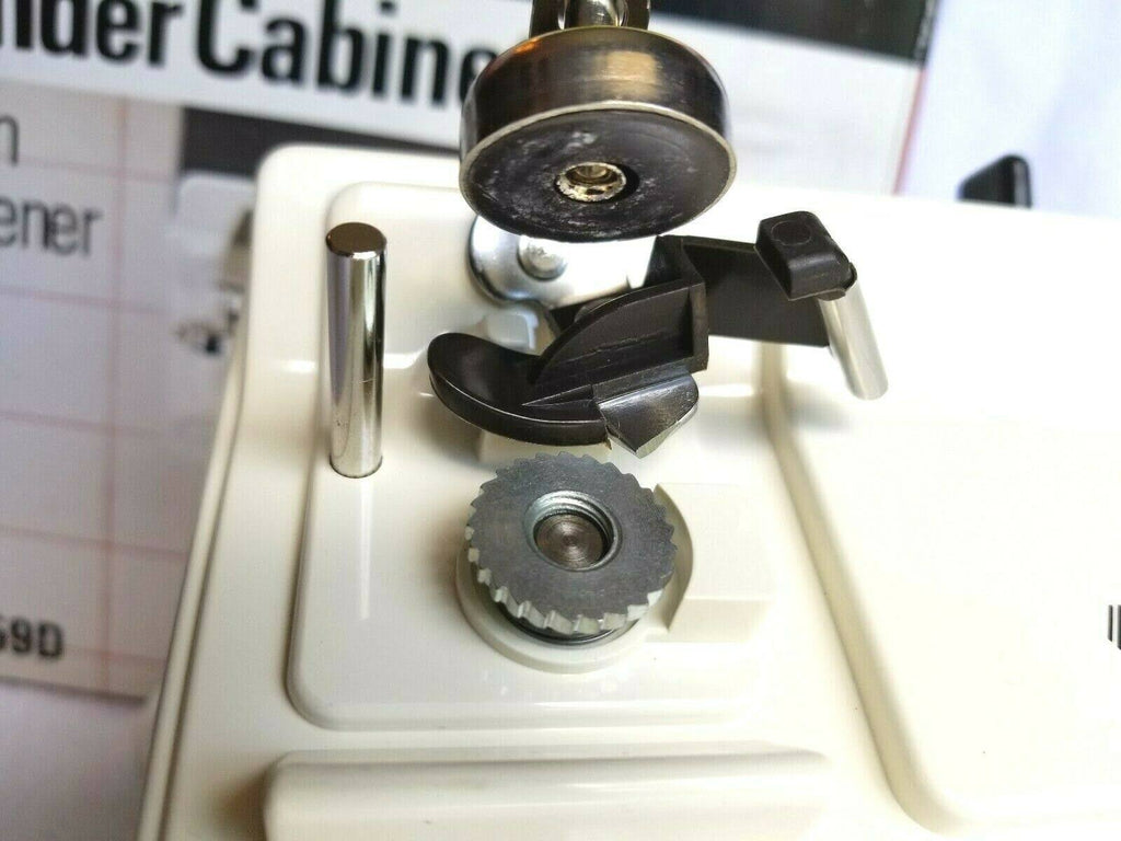 Under Cabinet Electric Can Opener L9063