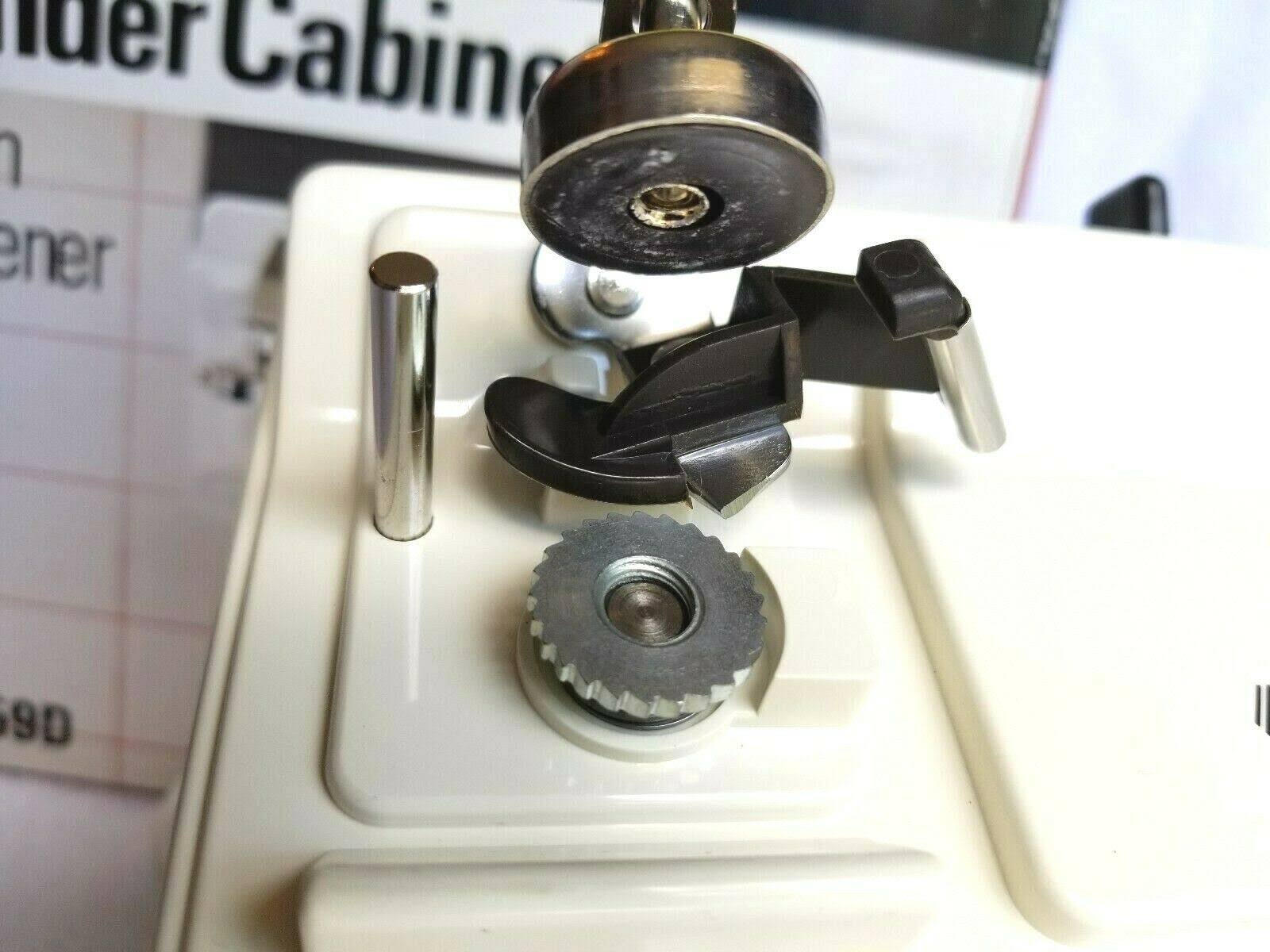 Under Cabinet Electric Can Opener L9063