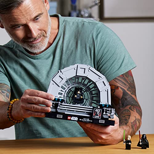 LEGO Star Wars Emperor’s Throne Room Diorama Building Set O987565